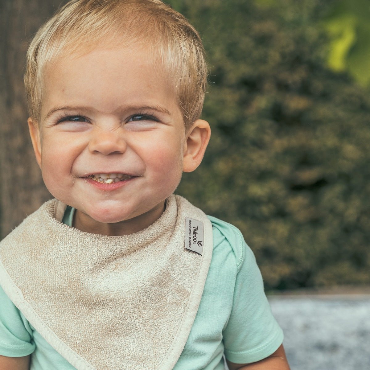 Waterproof bandana bib